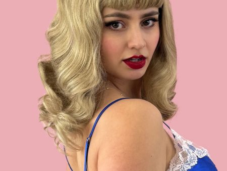 Blonde pinup wig, curled with short fringe, 1950s style: Cora For Discount