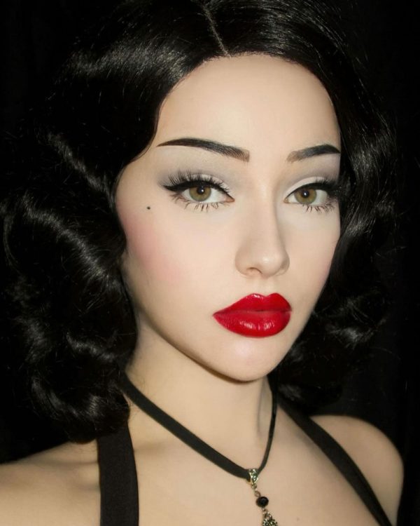 Black lacefront wig, pinup vintage style, mid length with finger waves: Etta Discount