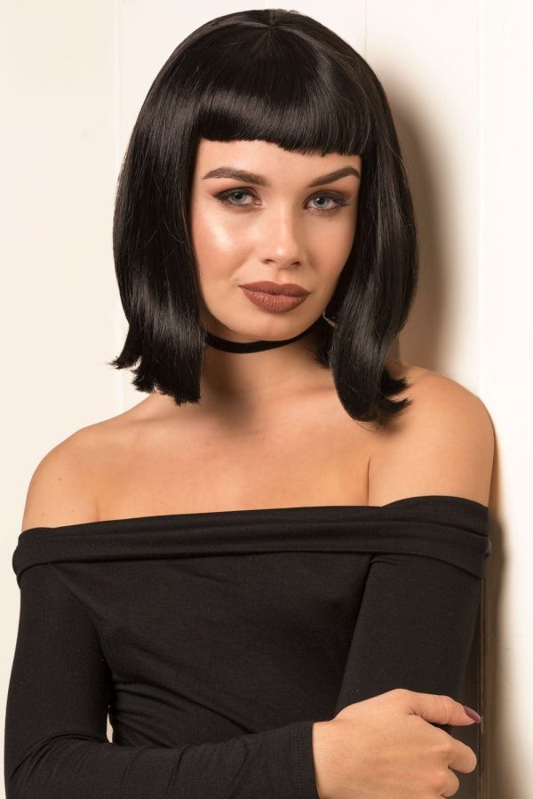 Black long bob wig with a short retro, rockabilly-style fringe: Beth Online